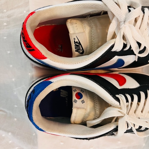 Limited Edition Nike Dunk Low Seoul South Korea Sneakers - Picture 4 of 4